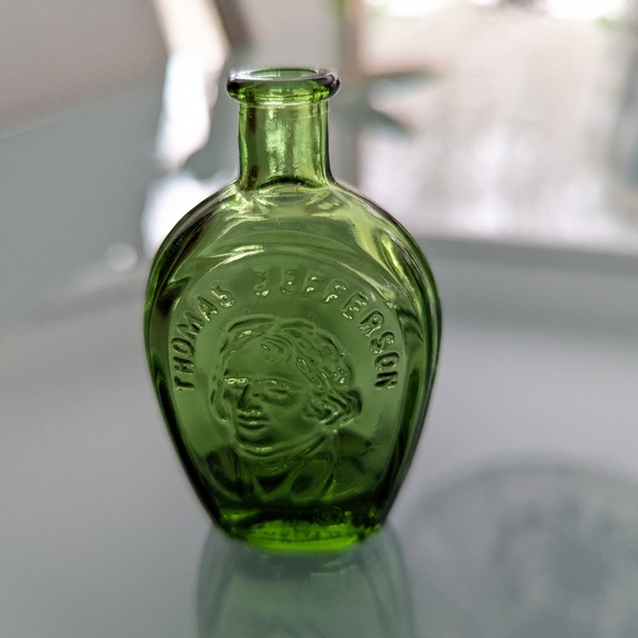 Thomas Jefferson Green Miniature Glass Bottle Wheaton, NJ - Picture 8 of 8